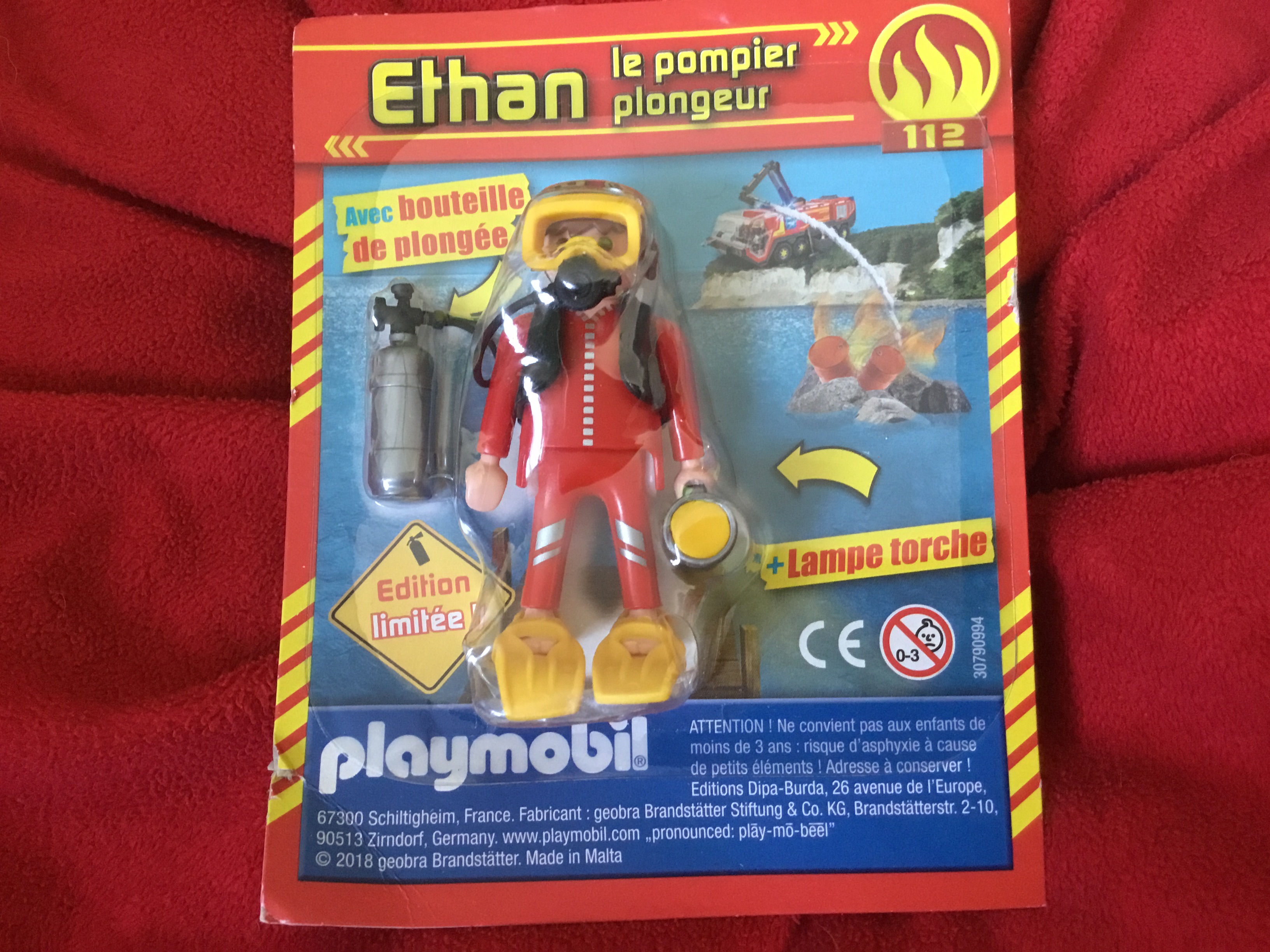 ethan le pompier plongeur avec bouteille-lampe torche-edition limite playmobil 