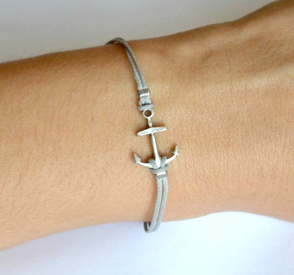 Charm bracelet: silver, wide anchor