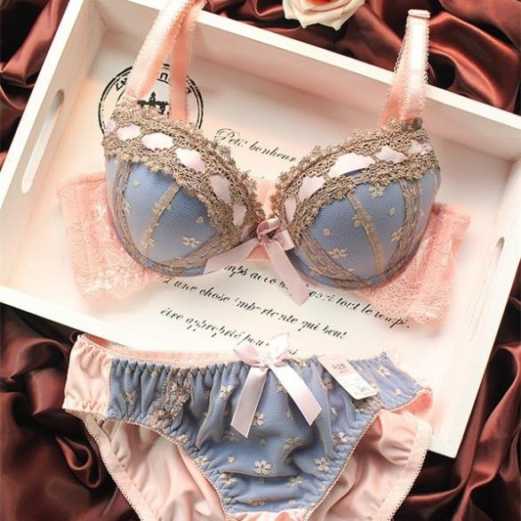 Fashion Women Sexy Lingerie Bra Brief Sets Threerow Lace Embroidery