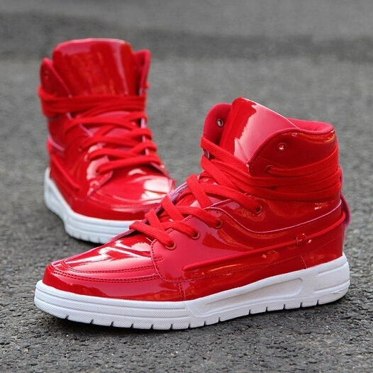 Red deals skateboard shoes