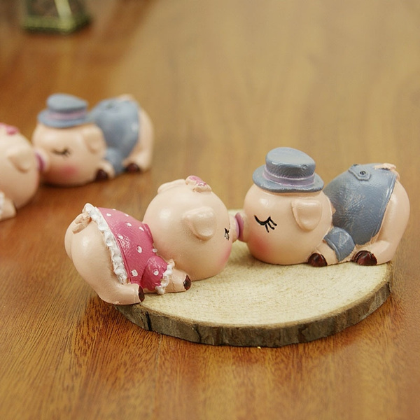 Cute Small Kissing Piggy Lovers Resin Handcraft Creative Wedding
