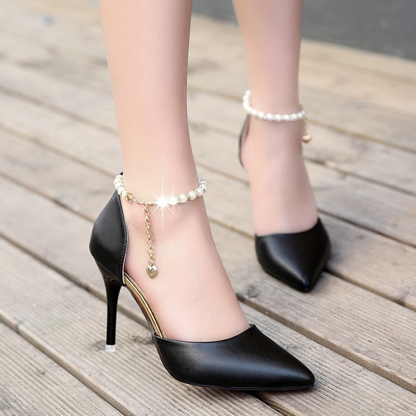 Classy Anklets on Tumblr: Follow me @ Beautiful Heels & Shoes  https://bit.ly/2LLGyDX