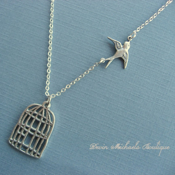 Birdcage hot sale pendant necklace