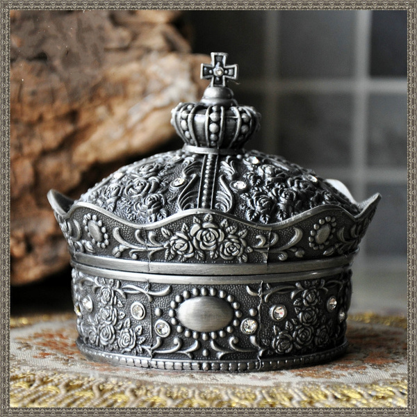 Crown on sale ring box