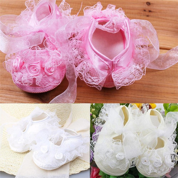 lace baby shoes