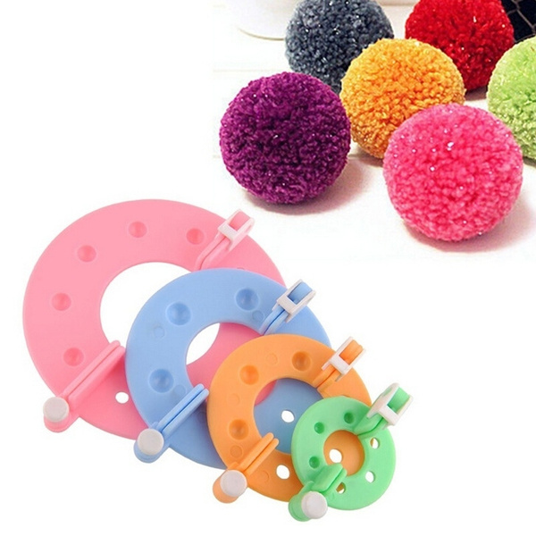 4 Pezzi Pom Pom Maker di Diverse Dimensioni per Realizzare Pompon Fluff Ball Weaver per Fai da Te Pompoms Artigianato Verde Blu Rosso Giallo