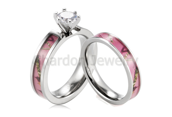 Purple camo hot sale wedding rings