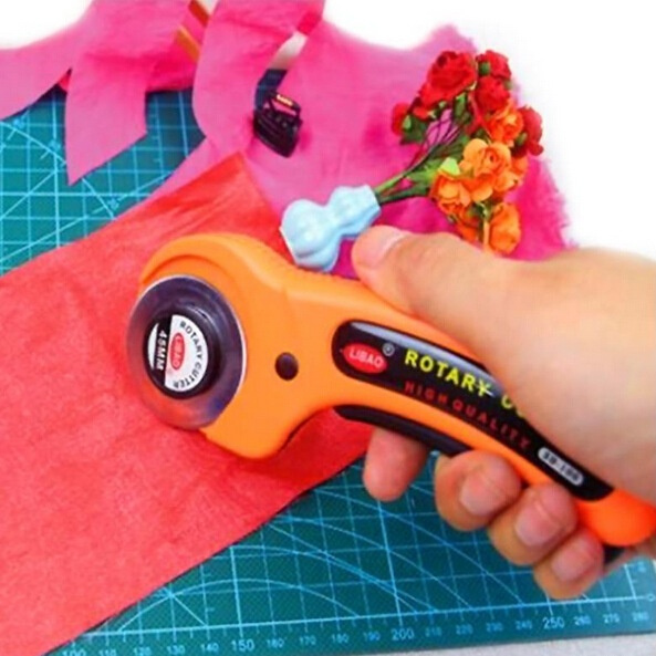 Rotary Cutters - Fabric & Quilting