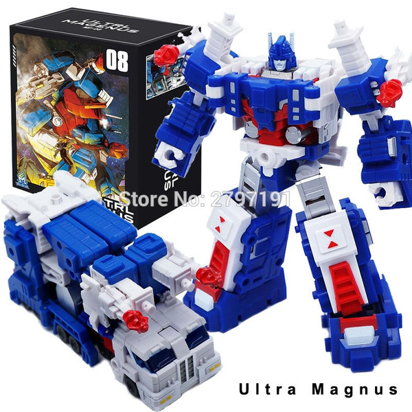 First Look at Transformers RED Ultra Magnus and Knockout