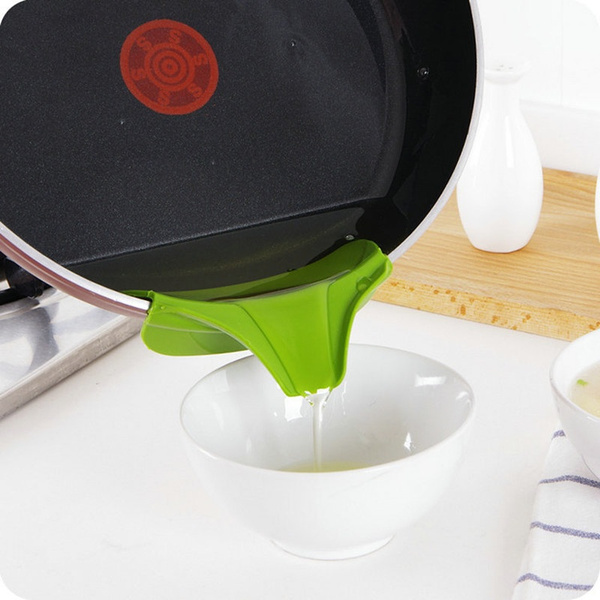 Anti spill Silicone Slip On Pour Soup Spout Funnel for Kitchen Pots Pans Bowls~ 