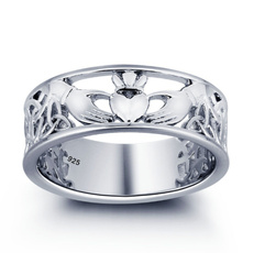  Silver Love Design Crown Titanium Hand Heart Sleek Claddagh Ring