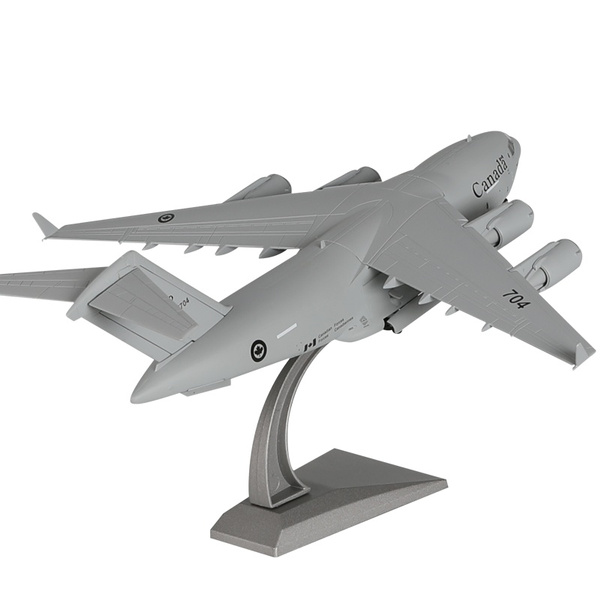 1:200 Scale Military Model Boeing C-17 Globemaster III Transport Aircraft  Model Plane Toy For Collection Souvenir Gift Home Office Decoration