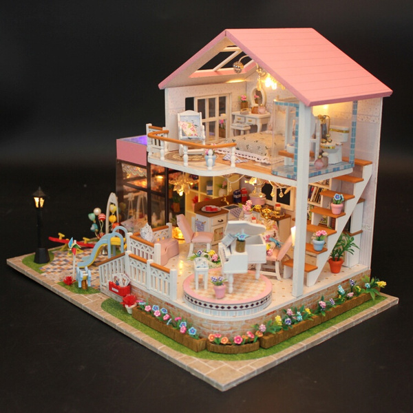 Luxury store dolls house