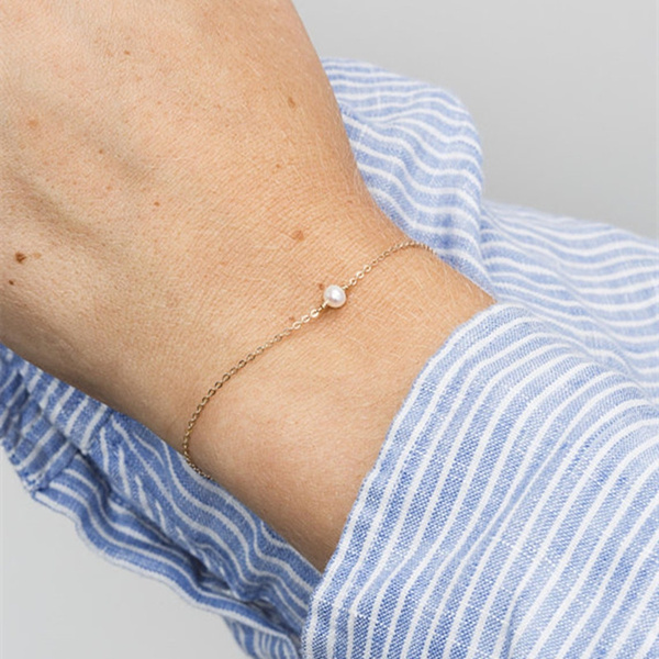 Delicate pearl online bracelet