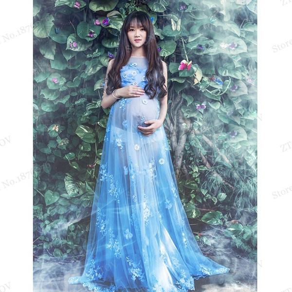 blue lace maternity dress for photoshoot