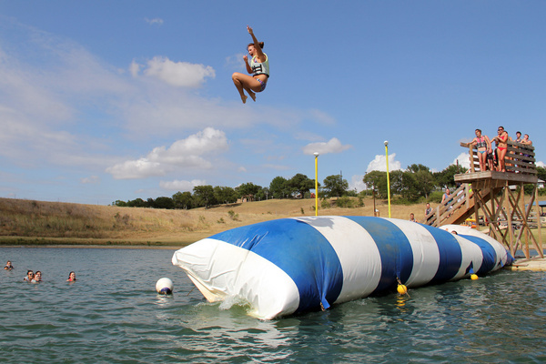 inflatable jumping pillow