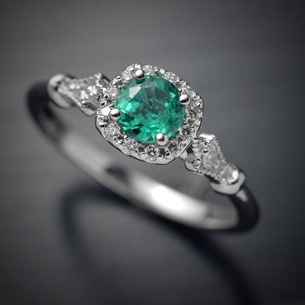 Emerald ring outlet silver band