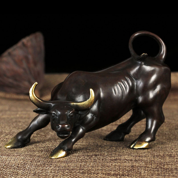 Metal Wall Street Bull Figurine Home Decoration Charging Stock Market Bull 