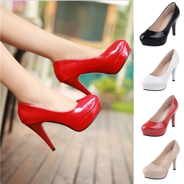 Red round 2025 toe pumps