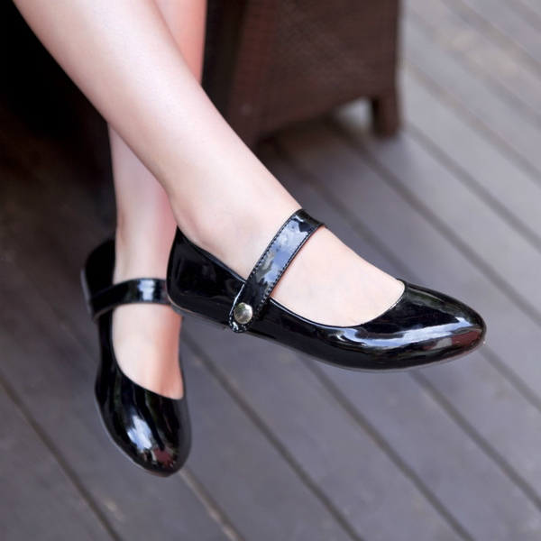womens flats with straps
