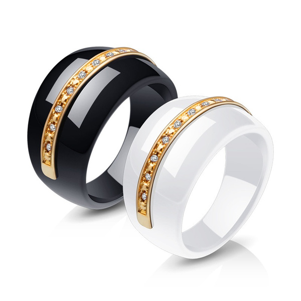 Anillo De Mujer De Cerámica En Blanco Y Negro Con Anillo De Anillo De Mujer De Cerámica En Blanco Y Negro Con Anillo De