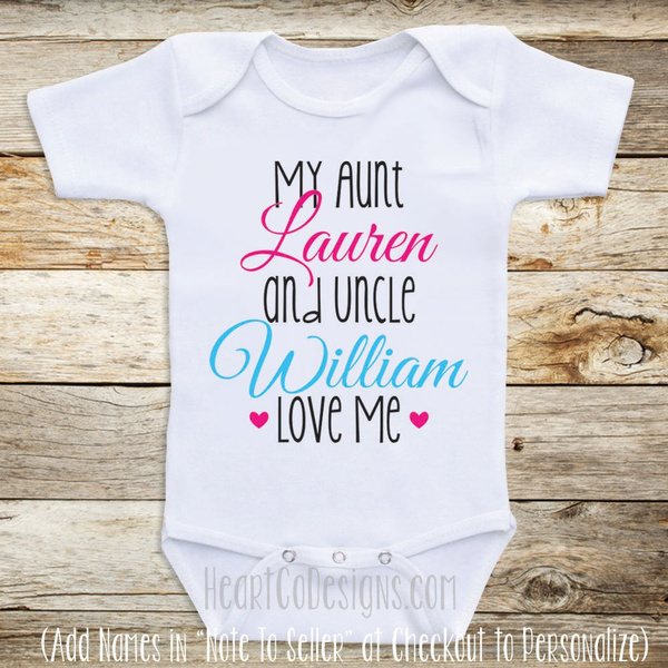 Personalised Auntie Loves Me Baby Vest Bodysuit Babygrow Newborn Gift ANY NAME 