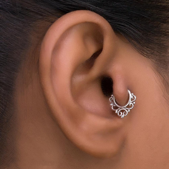 Hoop hot sale tragus piercing