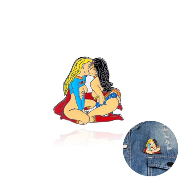 SUPER GIRL & WONDER WOMAN KISSING Enamel Lapel Pin 
