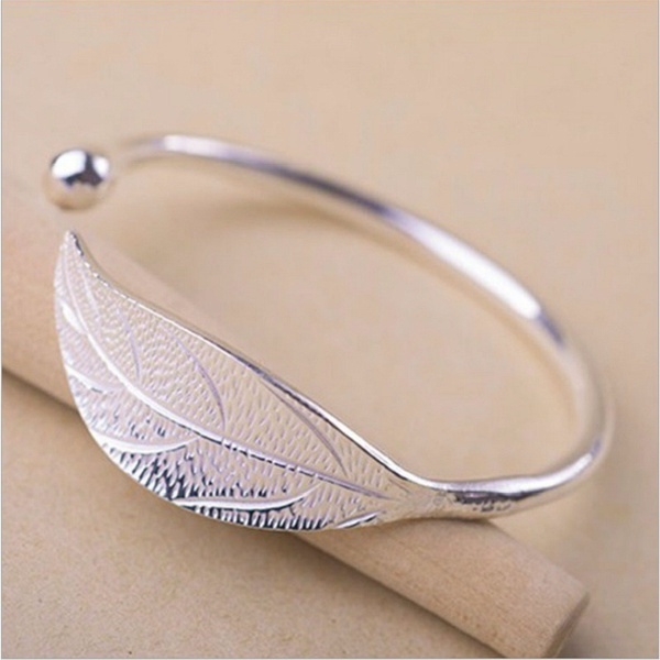 Simple silver deals bangle design