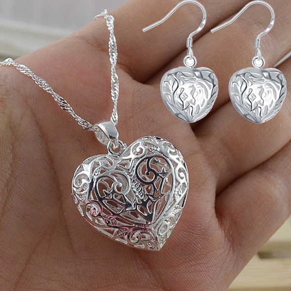 Heart Hallow Necklace
