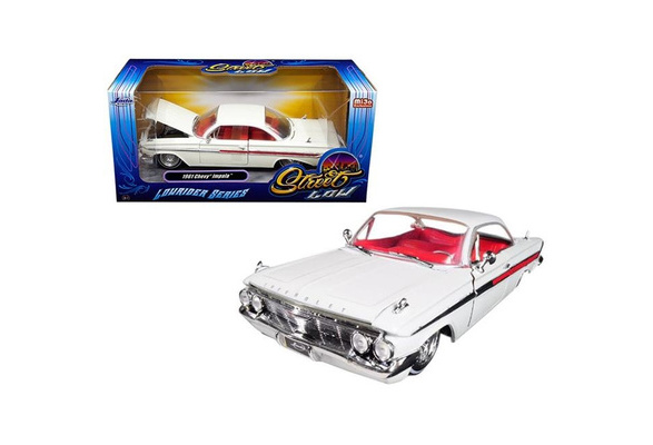 Jada Toys 98929 1 isto 24 1961 Chevrolet Impala Lowrider Series Street Low  Diecast Model Car, White