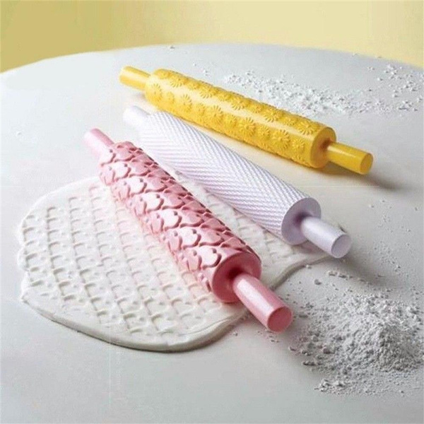 Portable Embossed Rolling Pin Heart Pattern Fondant Pastry Cake Decorating Tools 