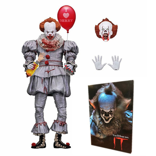 Neca statuetta di pennywise the killer clown takes e accessori