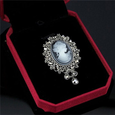 vintagebrooch, victorianstylebrooch, crystal pendant, Cameo