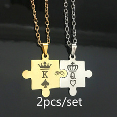 2pcs Creative Stainless Steel King Queen Stitching Couple Pendant Necklace Gift for Women Men Lover Jewelry Gift Couple Lover's Necklaces Her King His Queen