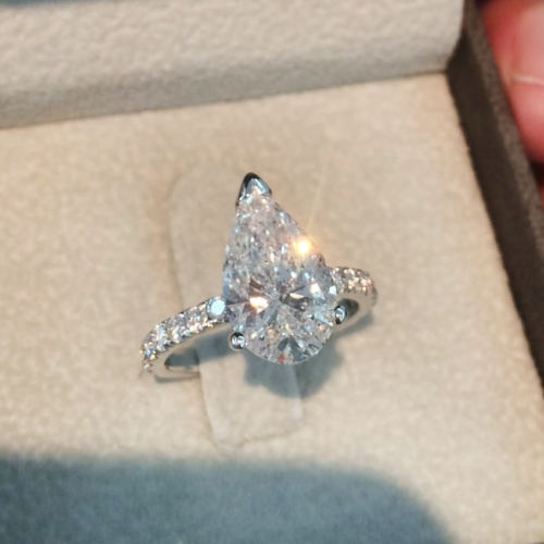 2.0 carat pear shaped diamond ring