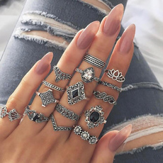 Goth, crystal ring, crown, punk rings