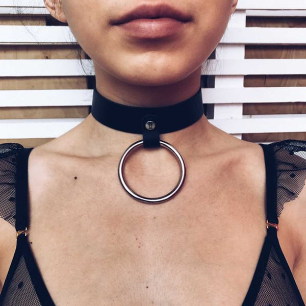 Female on sale choker collar