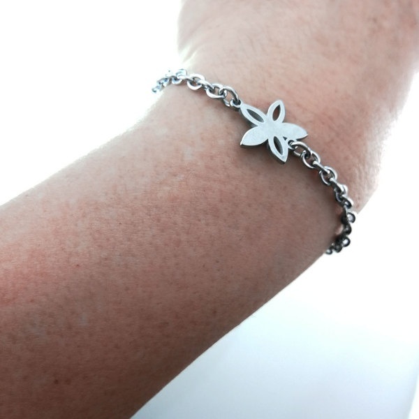 Stainless Steel Flower Charm Bracelet For Women Adjustable_voghion.com