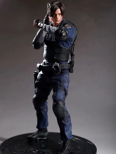 resident evil 2 leon figure