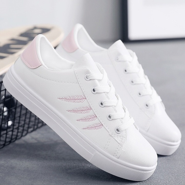 Trendy sneakers 2019 on sale women's