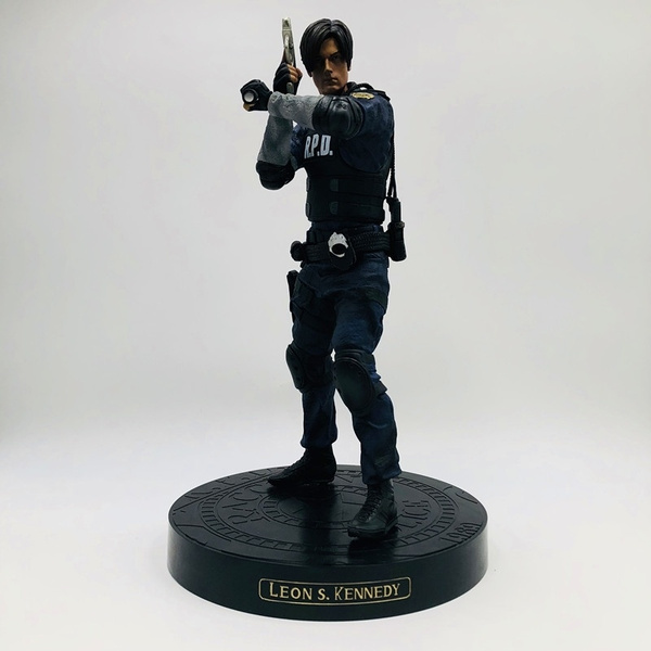 leon resident evil figure