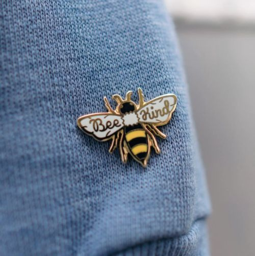Xiomara Bee Kind Cute Honey Bee Enamel Pin Badge Be Kind Insect Pin Save The Bees Brooch Pins Animal Jewelry