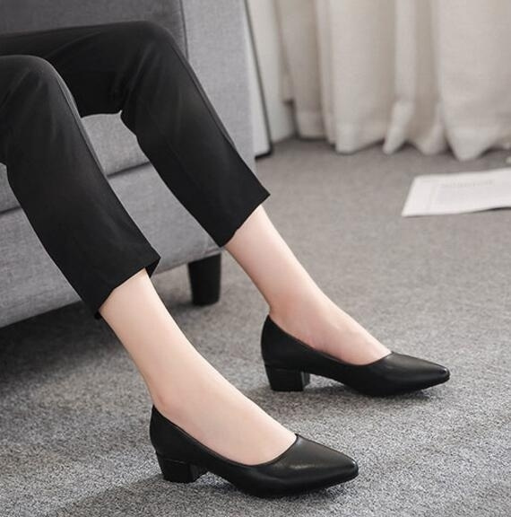 Lxg, Classic Round Toe Style Low Heel Wear Resistant Lady Shoe Hsa015 -  China Women Shoes and Dress Shoes price | Made-in-China.com