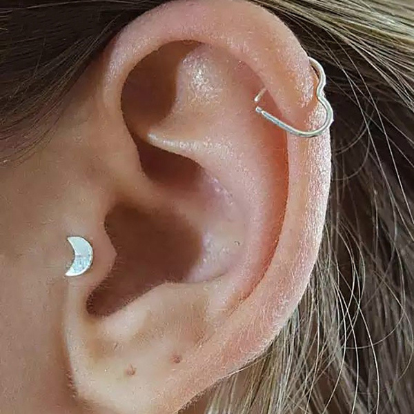 Heart shaped outlet cartilage earring