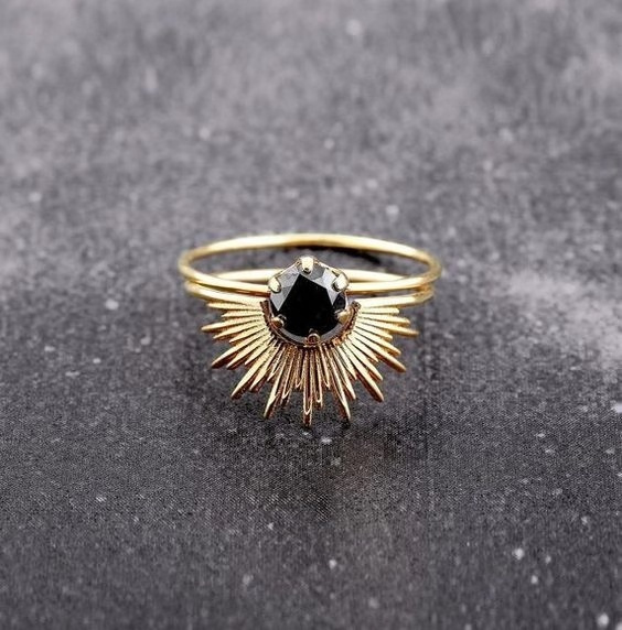 Retro Woman Ring 18K Gold Personality 