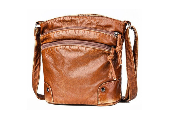 medium size purse with pockets