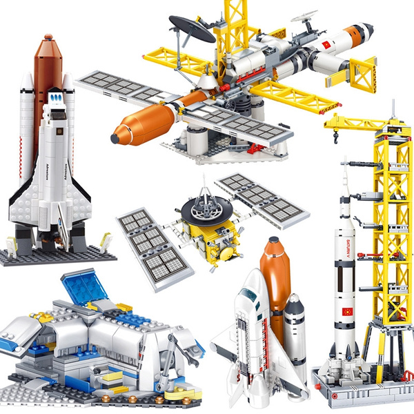 TOYS Space station Saturn V Rocket Building Blocks For Children City ...