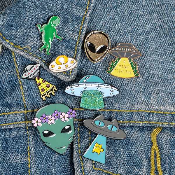  Prime Creations Aliens Enamel Pin for UFO Lovers - The Truth is  Out There - Cute Pins for Backpacks and Hats - Funny Pins, Meme Pins :  Clothing, Shoes & Jewelry