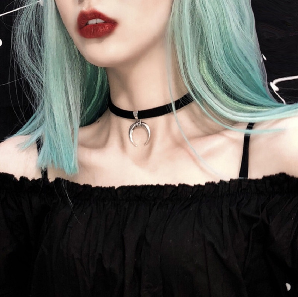 Boho Half Moon Short Clavicle Necklace 